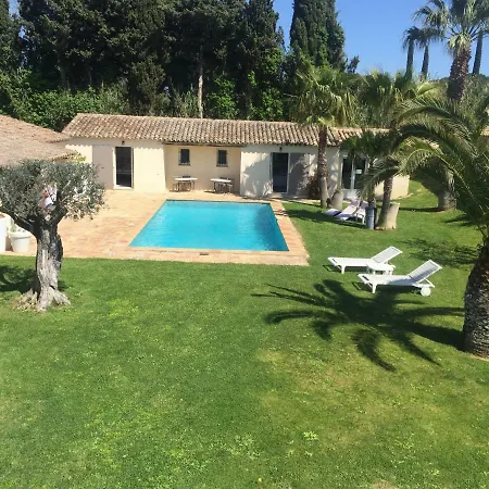 Made Bed & Breakfast