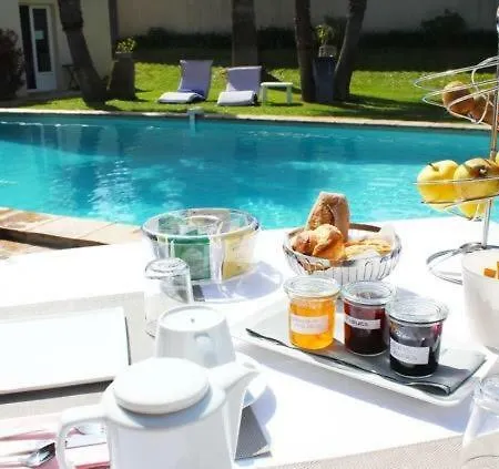 Made Bed and Breakfast Σαιν-Τροπέ
